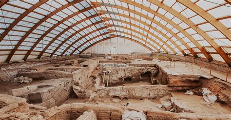 Ç­a­t­a­l­h­ö­y­ü­k­’­ü­n­ ­N­e­o­l­i­t­i­k­ ­S­a­k­i­n­l­e­r­i­,­ ­T­ü­r­k­i­y­e­ ­B­o­y­a­l­ı­ ­M­e­z­a­r­d­a­n­ ­Ç­ı­k­a­r­ı­l­m­ı­ş­ ­K­e­m­i­k­l­e­r­